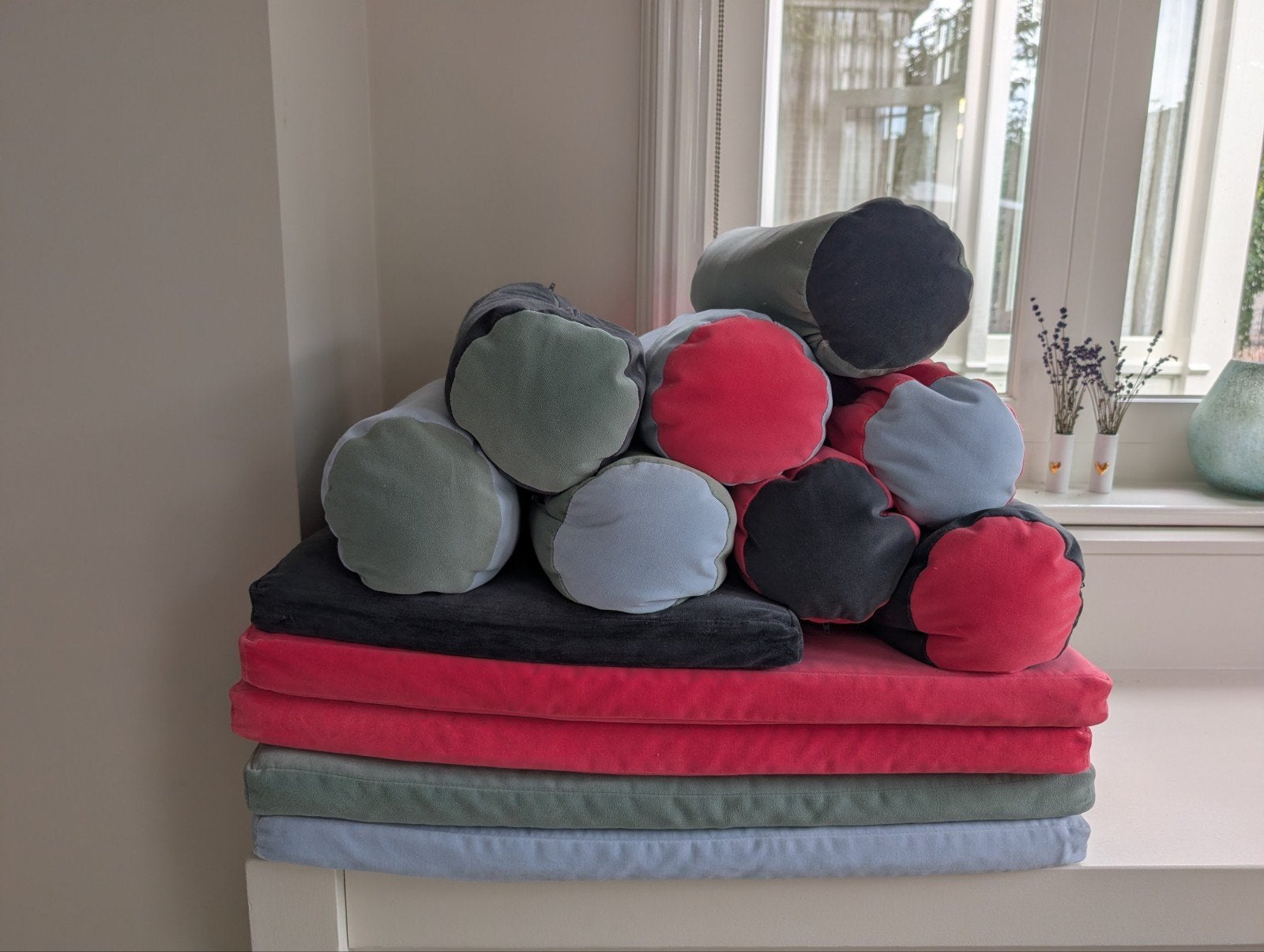set van 5 vrolijke zitkussens en 8 rugrollen, Gebruikt, Meerkleurig, Palletkussen, Ophalen of Verzenden