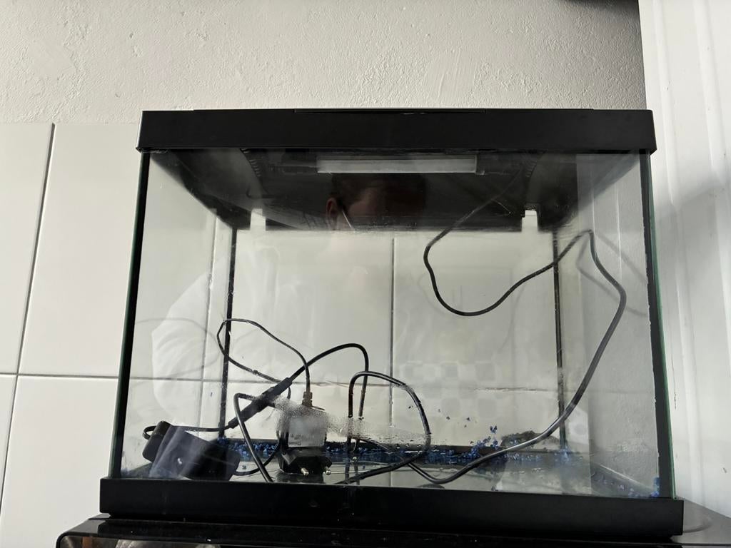 Aquarium met toebehoren, Dieren en Toebehoren, Vissen | Aquaria en Toebehoren, Ophalen, Gebruikt, Leeg aquarium