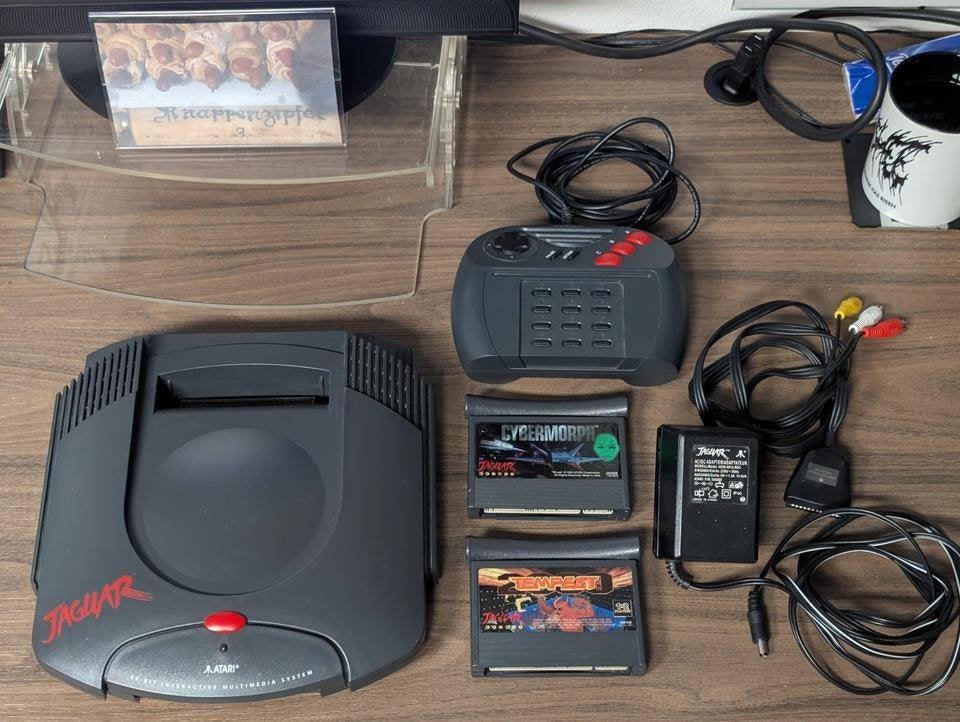 Atari Jaguar met originele controller en 2 spellen, Met games, Ophalen of Verzenden, Zo goed als nieuw, Met 1 controller