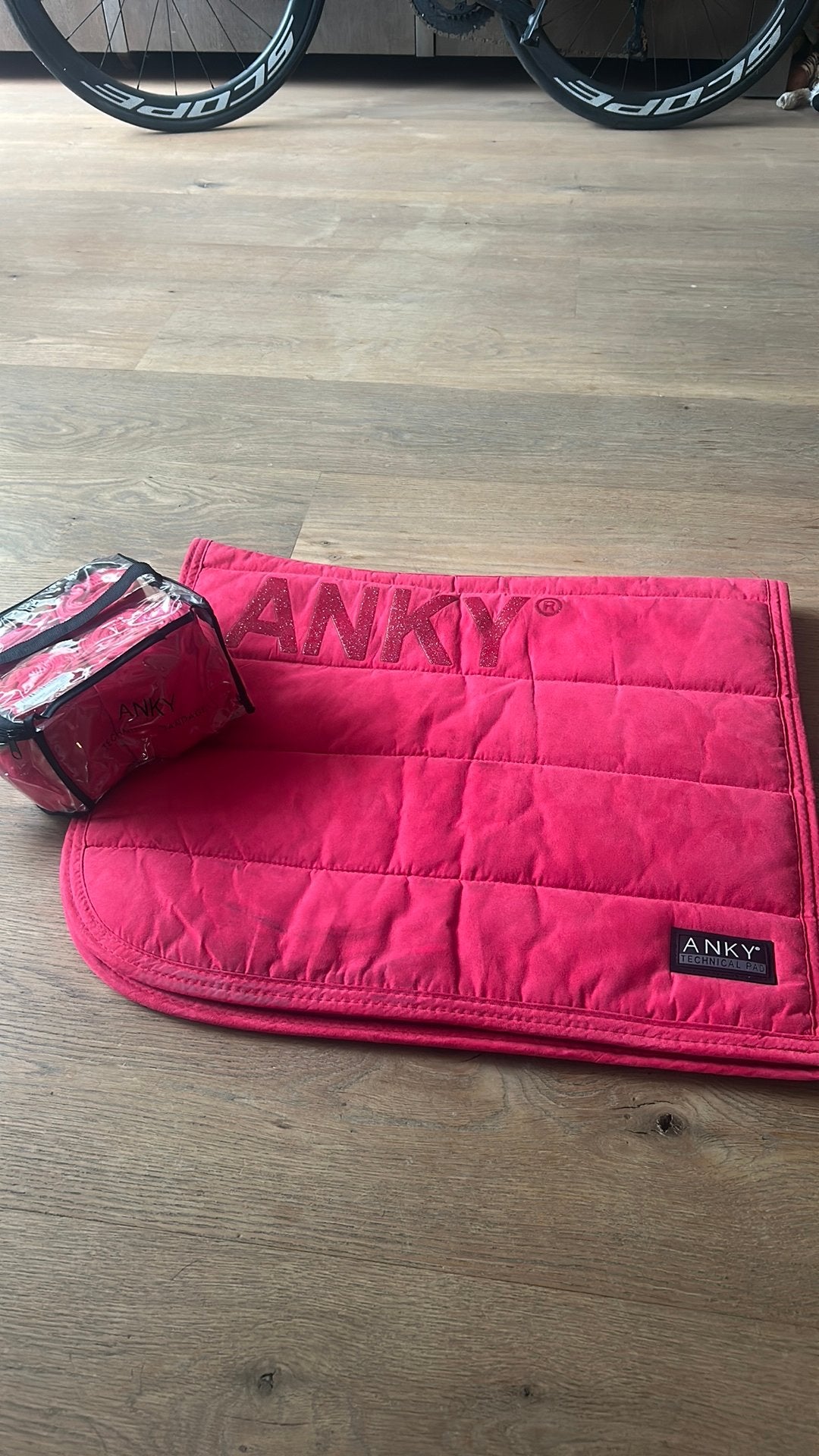 Annky dressuur dekje en bandages, Dieren en Toebehoren, Paarden en Pony's | Overige Paardenspullen, Ophalen of Verzenden, Nieuw
