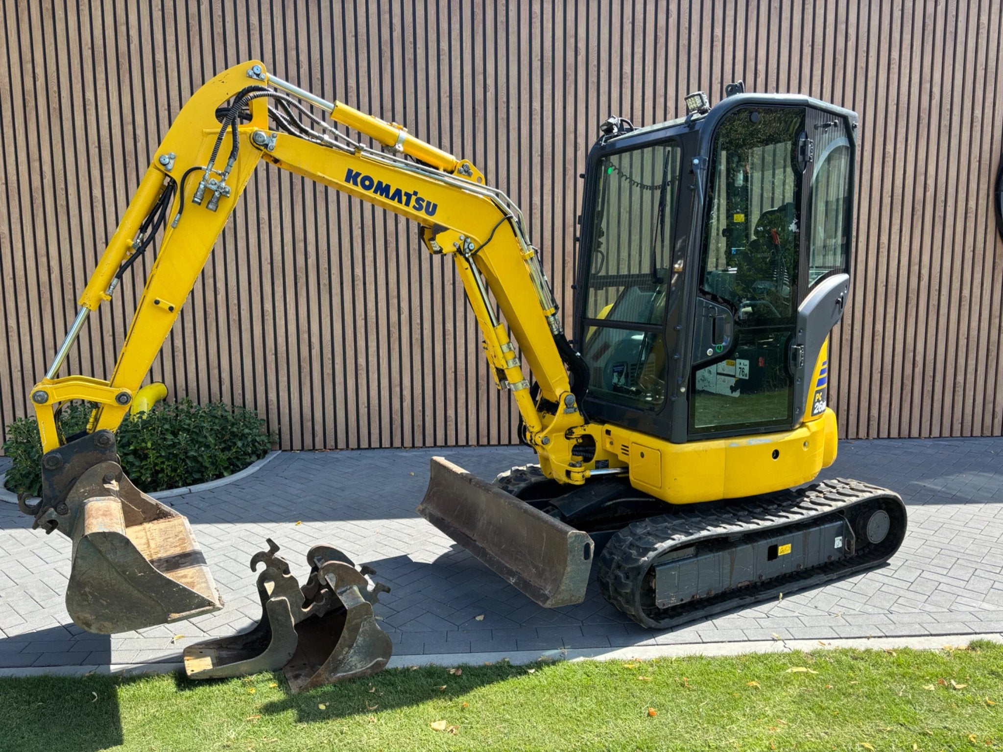 Komatsu PC26 1904uur (bj 2022), Zakelijke goederen, Machines en Bouw | Kranen en Graafmachines, Graafmachine