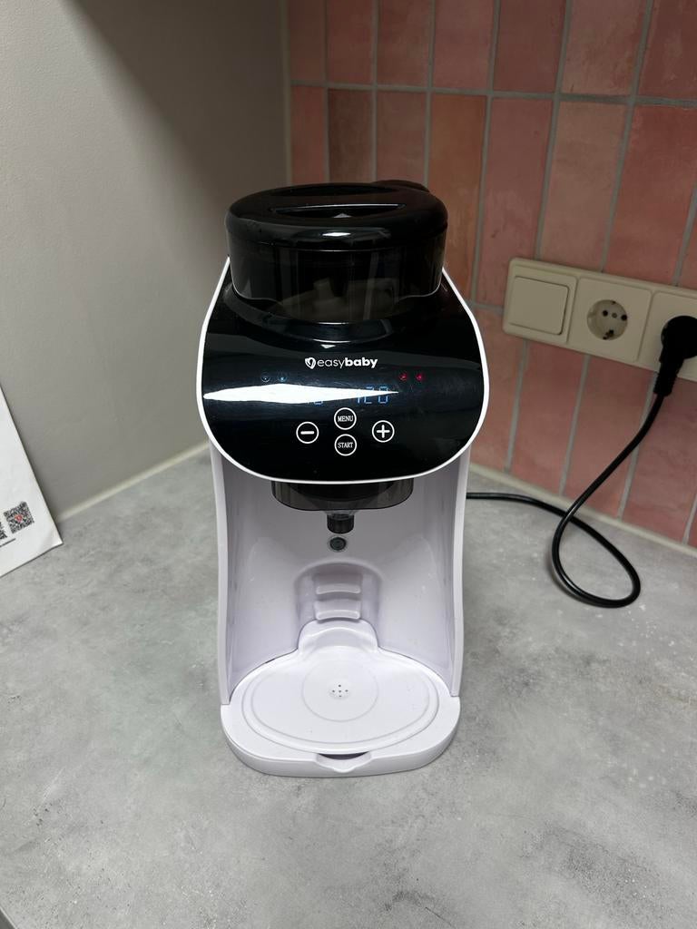 Easybaby Milk Maker-Flessenwarmer en formulebereider melk, Kinderen en Baby's, Babyvoeding en Toebehoren, Zo goed als nieuw, Flessen- of potjesverwarmer