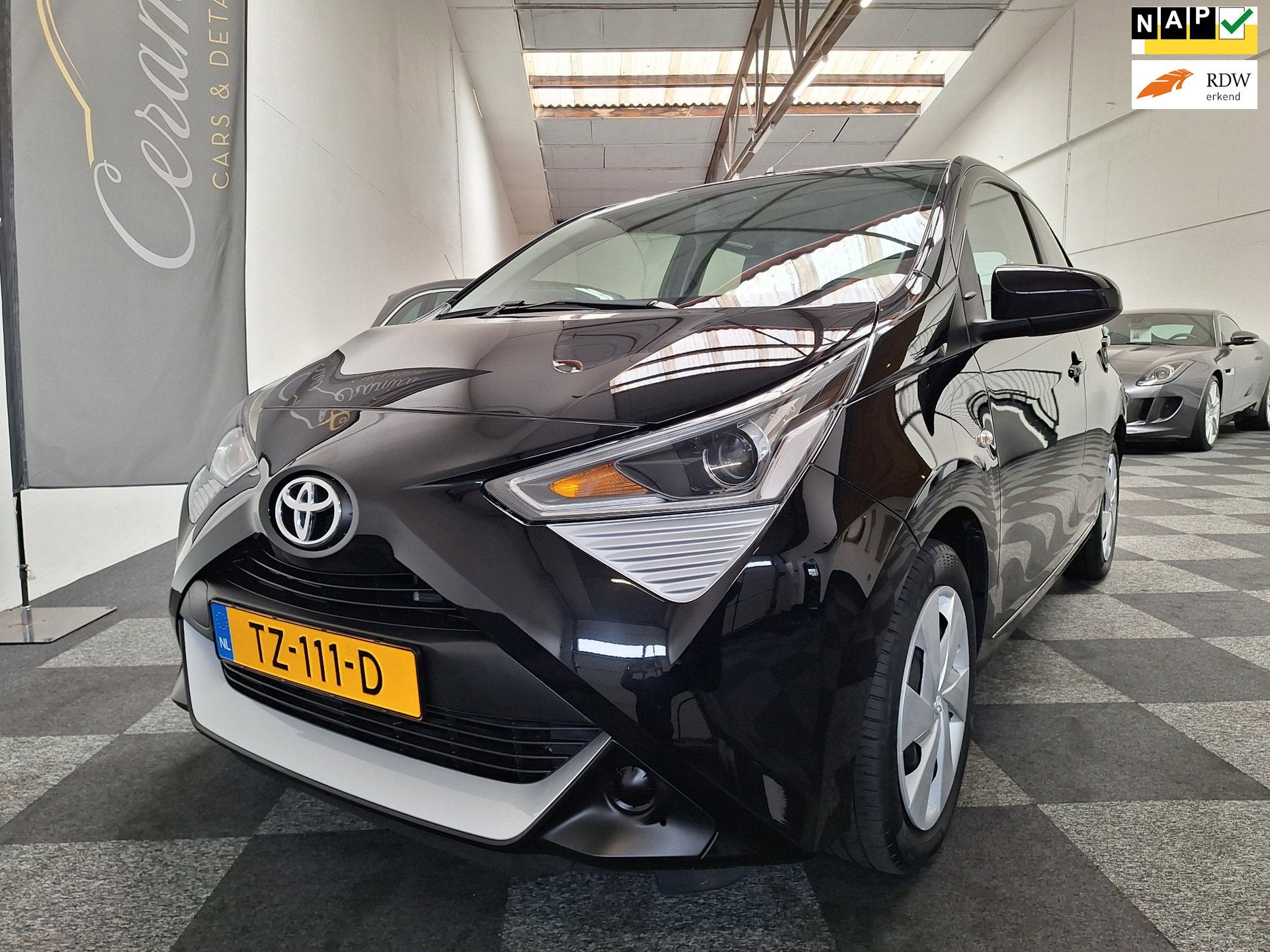 Toyota Aygo X-Play uitv. 1e EIGENAAR. 18.000 km NAP., Voorwielaandrijving, Stof, Gebruikt, Euro 6