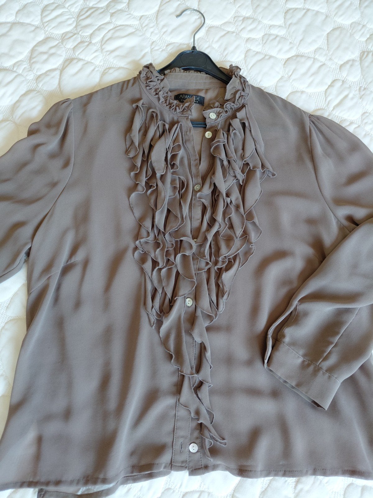 Mooie taupekleurige chiffon damesblouse met ruches, Kleding | Dames, Blouses en Tunieken, Bruin, Maat 46/48 (XL) of groter, Ophalen of Verzenden