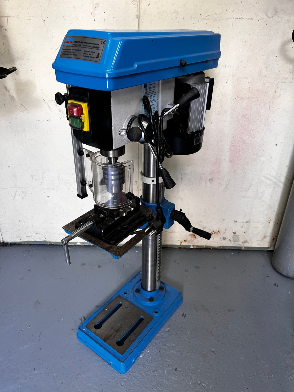 HBM 16 kolomboormachine tafelmodel,, Doe-het-zelf en Verbouw, Gereedschap | Boormachines, Ophalen, Variabele snelheid, Zo goed als nieuw