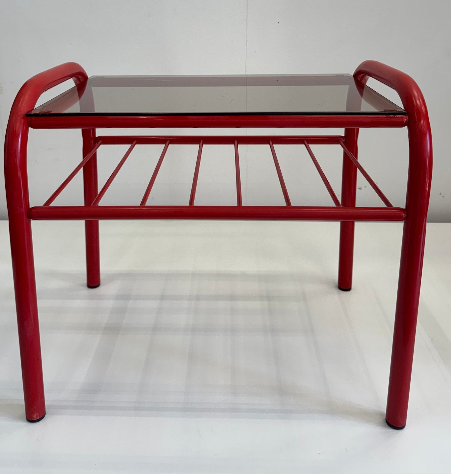 Retro Rood Buisframe Tafeltje Rookglas Memphis Style desgin, Huis en Inrichting, Ophalen of Verzenden, Gebruikt