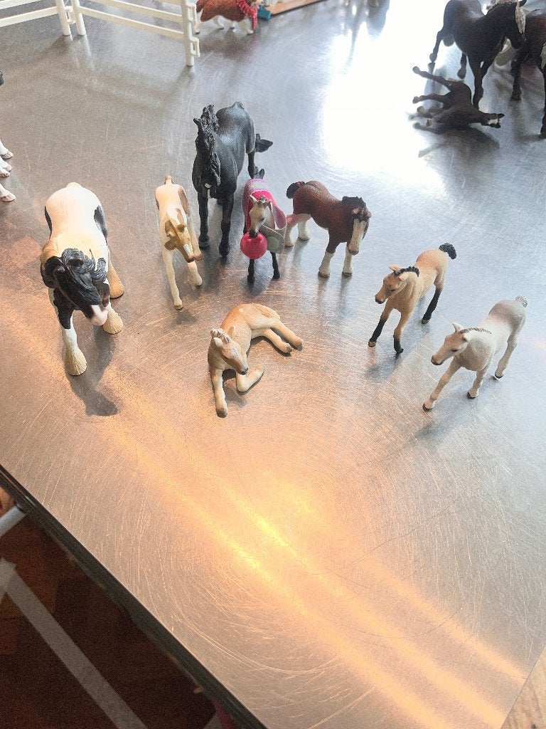 Meerdere Schleich paarden en toebehoren te koop., Ophalen of Verzenden, Zo goed als nieuw
