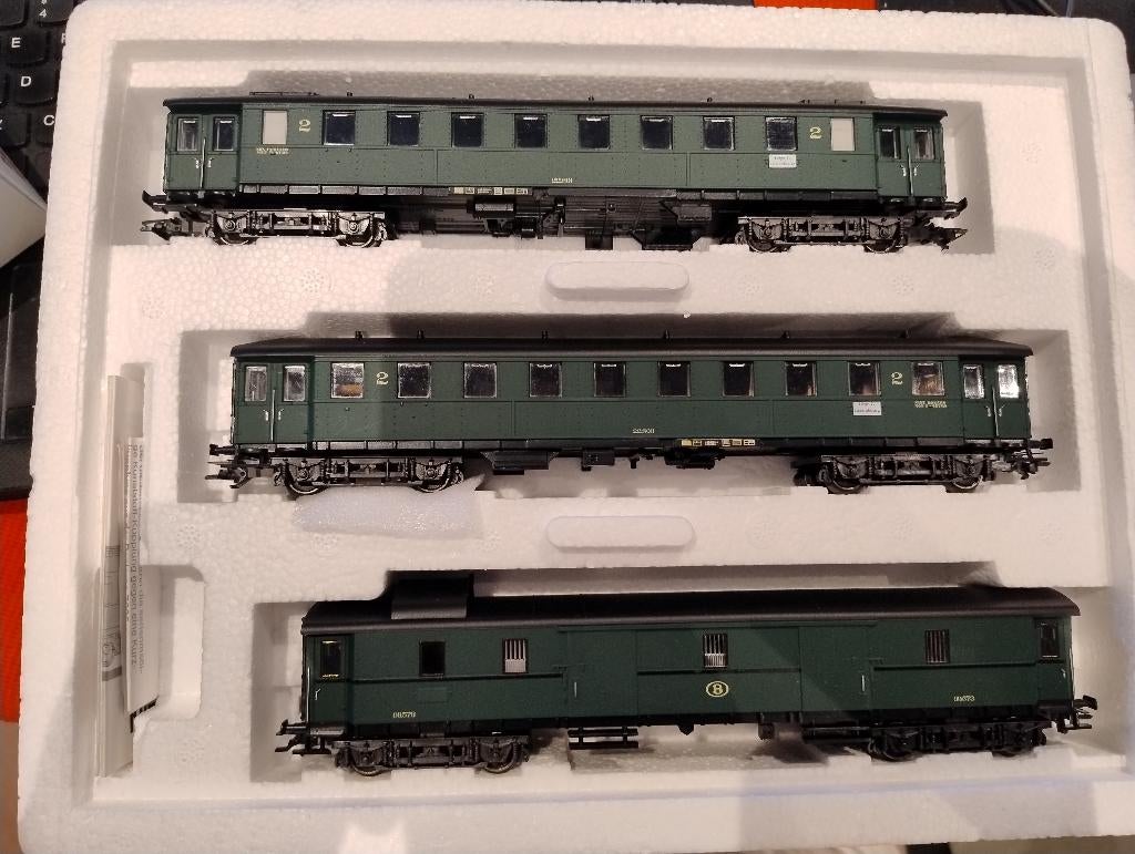 Märklin 43940 SNCB / NMBS rijtuigenset 3-delig in OVP, Hobby en Vrije tijd, Ophalen, Wisselstroom, Wagon, Zo goed als nieuw