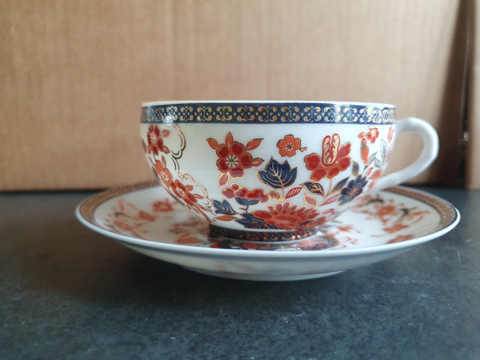 Gold Kabuki Theekop en Schotel - Vintage Japans Porselein, Ophalen of Verzenden