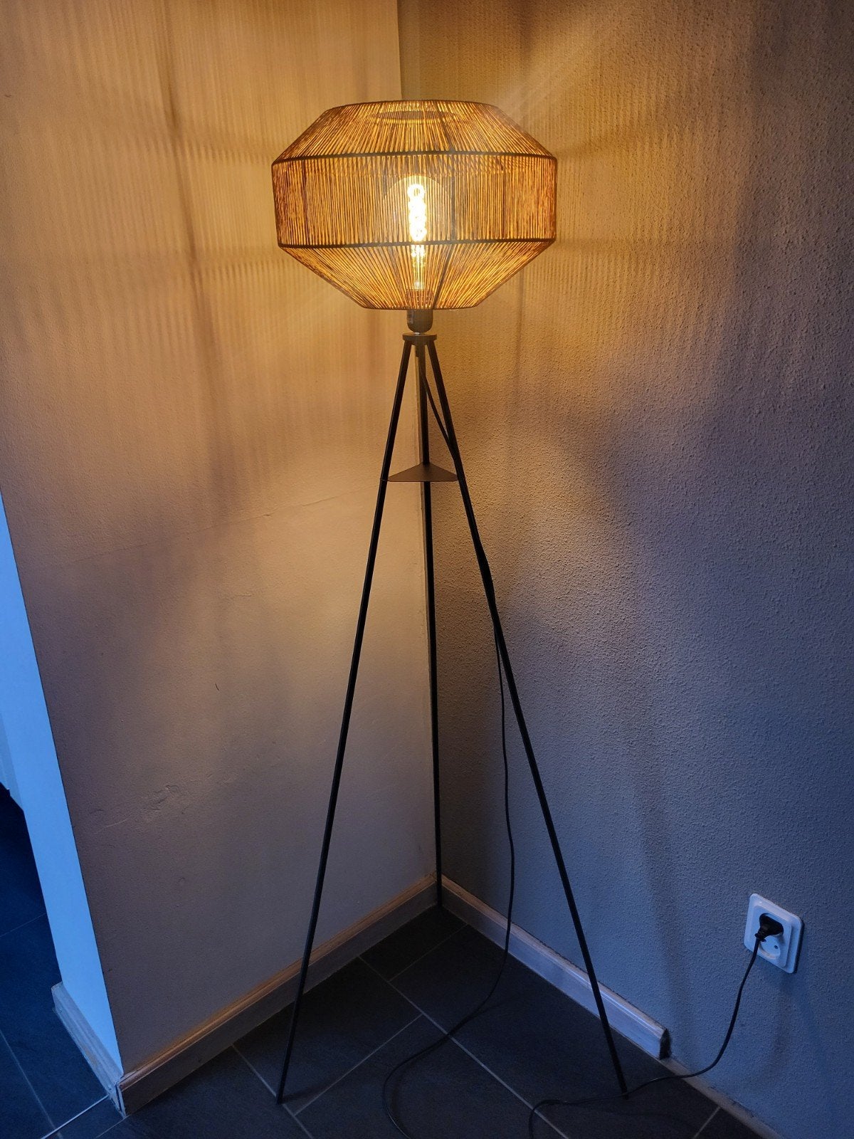 Staande lamp met kap., Huis en Inrichting, Lampen | Vloerlampen, Ophalen, Zo goed als nieuw, 150 tot 200 cm