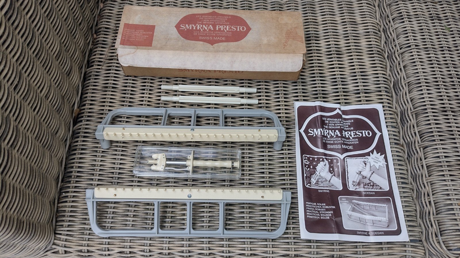 Smyrna Presto Swiss Made - Tapijtknoper in originele doos, Gereedschap of Toebehoren, Beige, Ophalen of Verzenden, Zo goed als nieuw