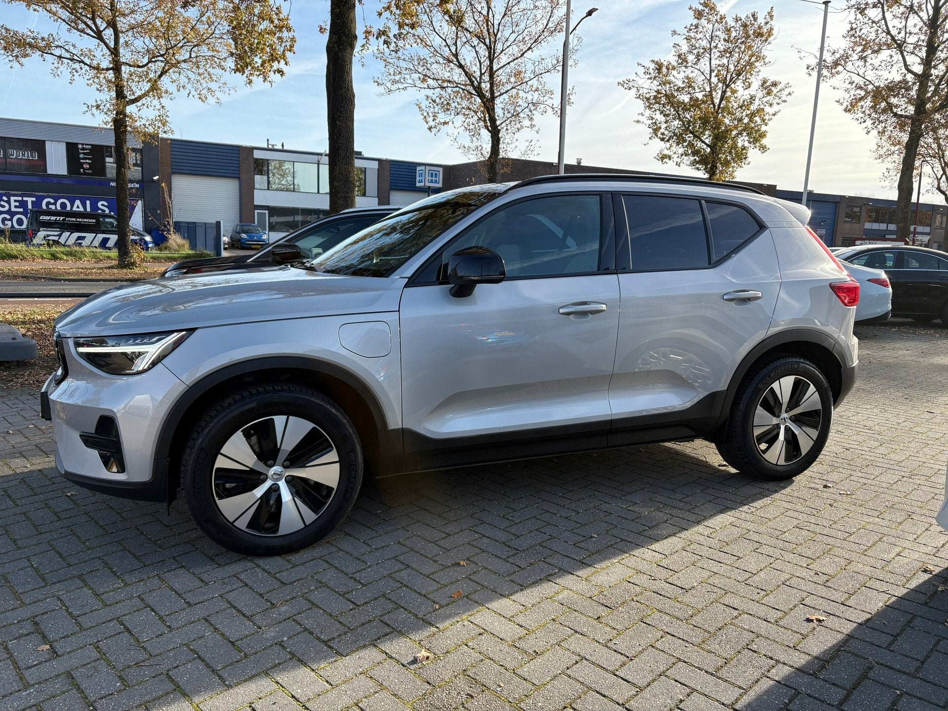 Volvo XC40 1.5 T4 Plug-in hybrid Plus Dark / Panorama-dak /, Stof, Euro 6, Plug-in hybride, Bedrijf