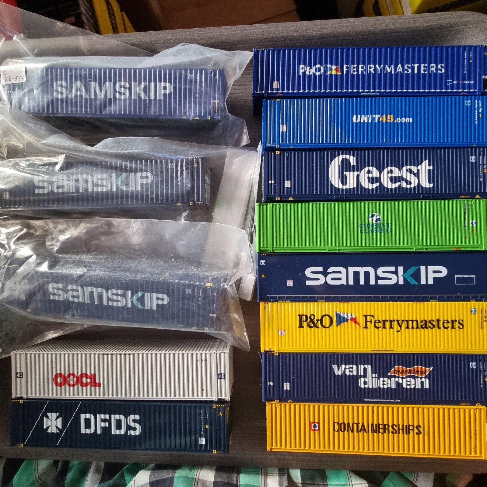 CONHTAINERZ 45' TIJDVAK V-VI, Hobby en Vrije tijd, Modeltreinen | H0, Ophalen of Verzenden, Zo goed als nieuw, Gelijkstroom of Wisselstroom