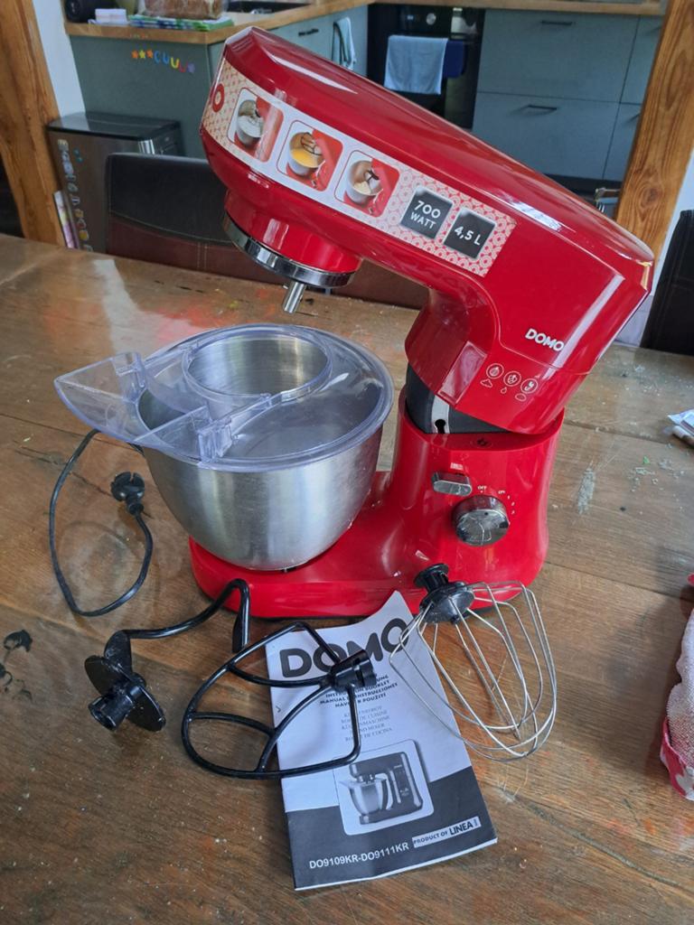 Domo Keukenmachine Rood - 700W, 4.5L Kom, 4 liter of meer, 3 snelheden of meer, Ophalen of Verzenden, Zo goed als nieuw