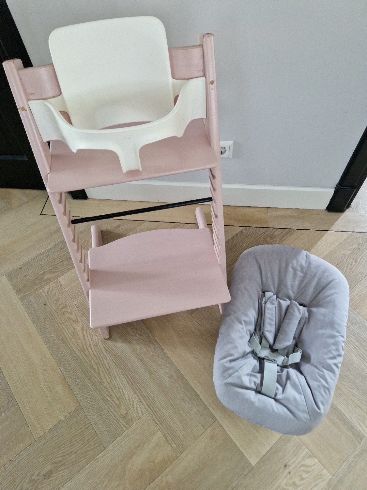 stokke tripp trapp / trip trap + babyset en newborn, Ophalen of Verzenden, Gebruikt, Meegroeistoel, Aanschuifbaar