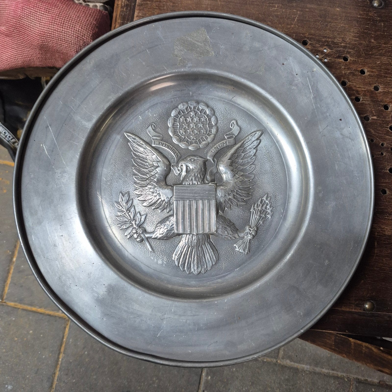 Vintage Tinnen Bord met Amerikaanse Adelaar Reliëf, Antiek en Kunst, Antiek | Tin, Ophalen of Verzenden