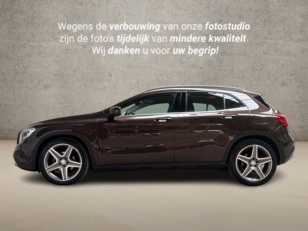Mercedes-Benz GLA 180 Sport Automaat (NAVIGATIE, LEDER, XENO, 12 maanden, Gebruikt, 4 cilinders, Leder en Stof