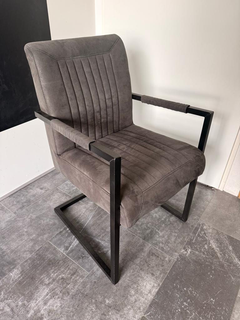 4 eetstoelen van Pronto Wonen - 3x goed, 1x lichte schade, Gebruikt, Ophalen of Verzenden, Vier, Stof