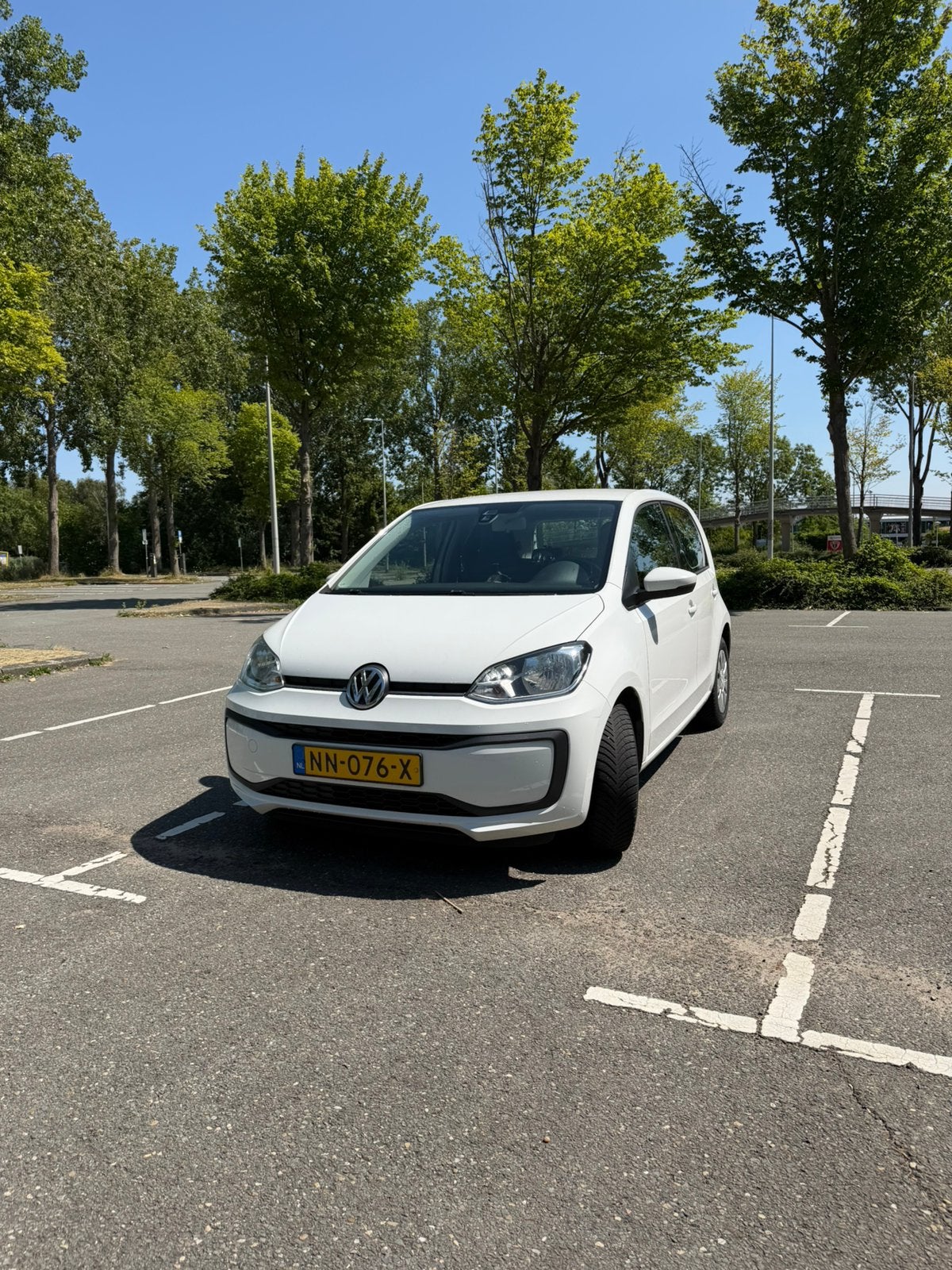 Volkswagen up! 1.0 60PK 5D BMT 2017 / Airco / Bluemotion, Auto's, Volkswagen, Voorwielaandrijving, Stof, 4 stoelen, Wit