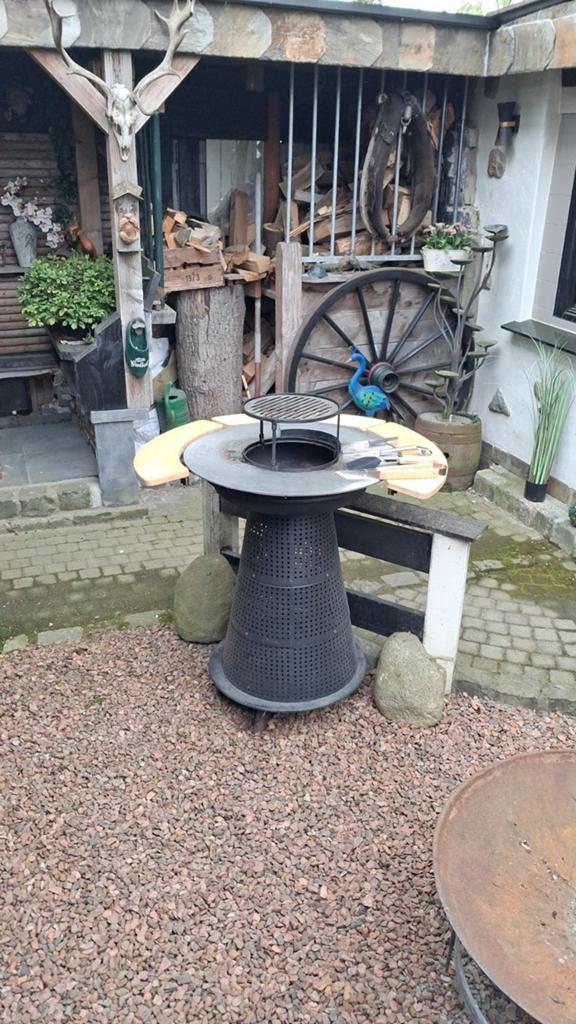 Prachtige barbecue met 5 mm rvs plaat is 2x gebruikt, Ophalen of Verzenden, Zo goed als nieuw