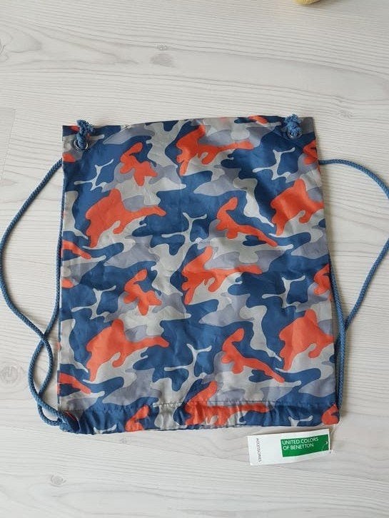 Benetton camouflage gymtas, Ophalen of Verzenden, Nieuw, Overige merken, 30 tot 45 cm