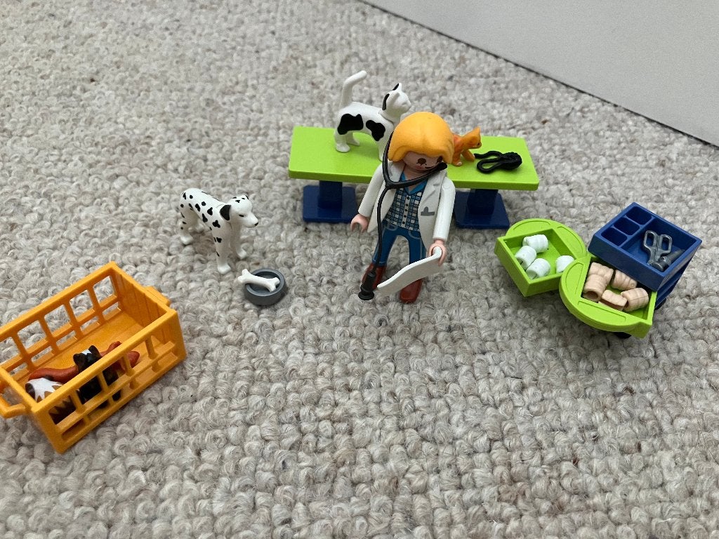 Playmobil 5970 dierenarts, Complete set, Ophalen of Verzenden, Zo goed als nieuw, Figuren