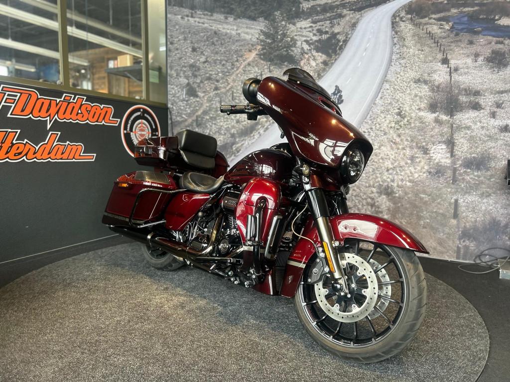 Harley-Davidson FLHXSE CVO STREET GLIDE (bj 2019), Motoren, Motoren | Harley-Davidson, Bedrijf, Overig, Sales@harleydavidsonrotterdam.nl
