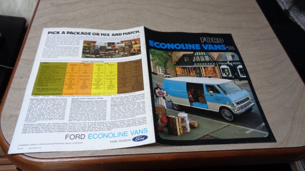 USA Folder  FORD ECONOLINE VANS  1974, Ophalen of Verzenden, Gelezen, Ford