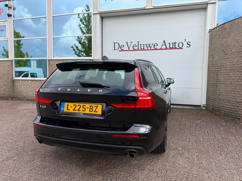 Volvo V60 2.0 B3 Momentum Advantage|1e eig|NL-auto|Camera|, Stof, 4 cilinders, 1969 cc, Origineel Nederlands