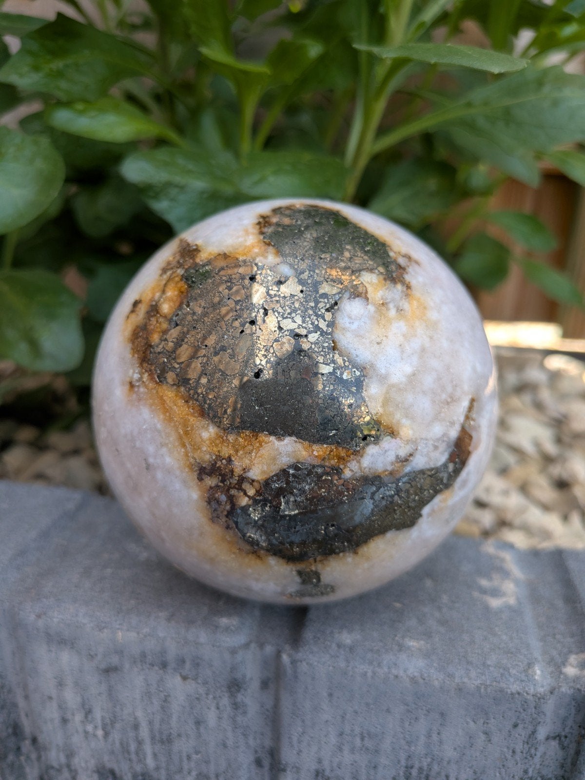 Bloem Agaat met Pyriet Bol – 905 gram – 8,7 cm, Verzamelen, Ophalen of Verzenden, Mineraal
