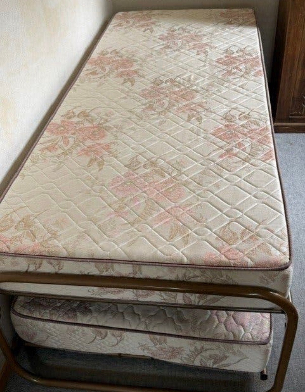 Bed met uitschuifbed, Ophalen, Zo goed als nieuw, Eenpersoons, Metaal