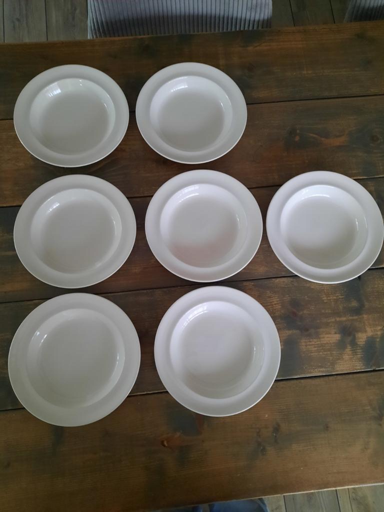 Wedgwood Qween's Ware traditional/ 7 diepe borden, Ophalen of Verzenden, Zo goed als nieuw, Gietijzer, Pannenset