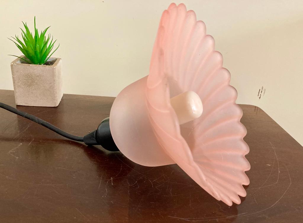 Vintage jaren 60 licht roze hanglamp bloem glas Denemarken., Huis en Inrichting, Lampen | Hanglampen, Vintage Retro Scandinavisch glas