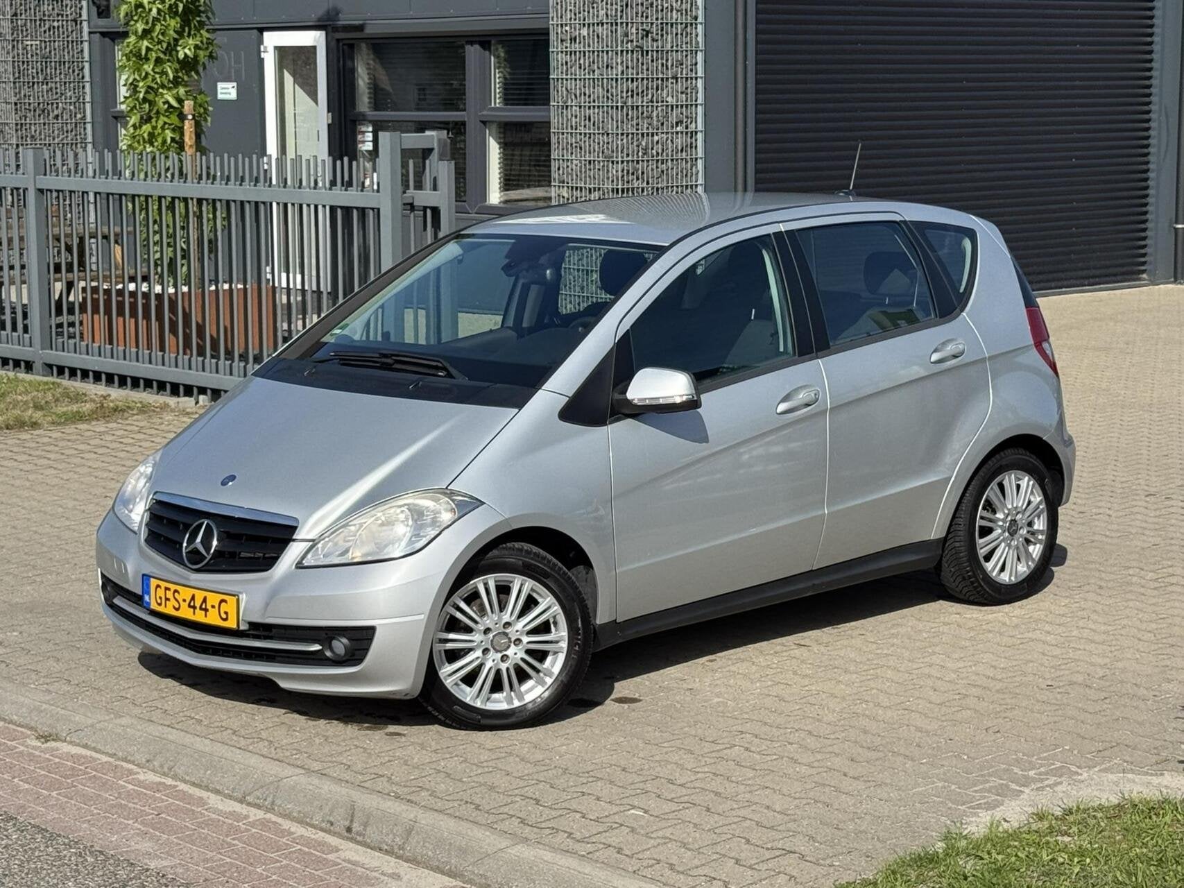 Mercedes A-klasse 160 Avantgarde | Cruise | Stoelverwarming, Stof, Zwart, 14 km/l, 1000 kg