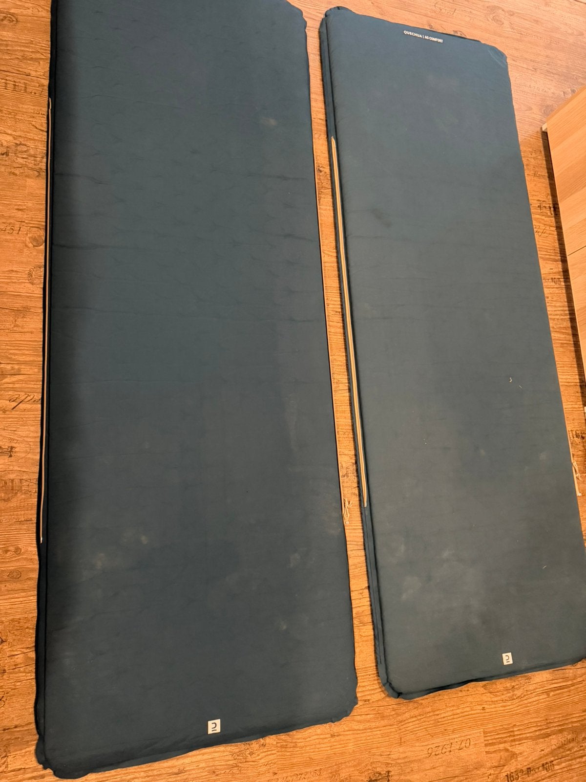 QUECHUA Zelfopblazende slaapmat / AG Comfort 2 STUKS, Ophalen of Verzenden, Zo goed als nieuw