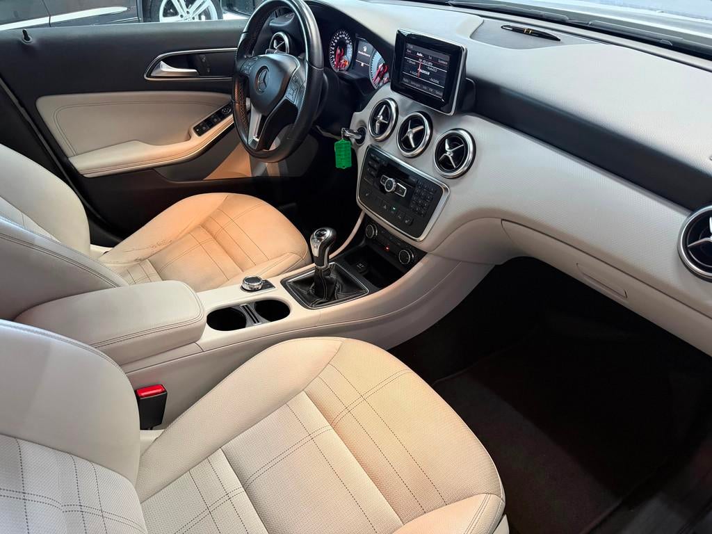 Mercedes-Benz A-klasse 180|PDC voor en achter|StoelVW|Climat, Voorwielaandrijving, Gebruikt, 4 cilinders, Met garantie (alle)