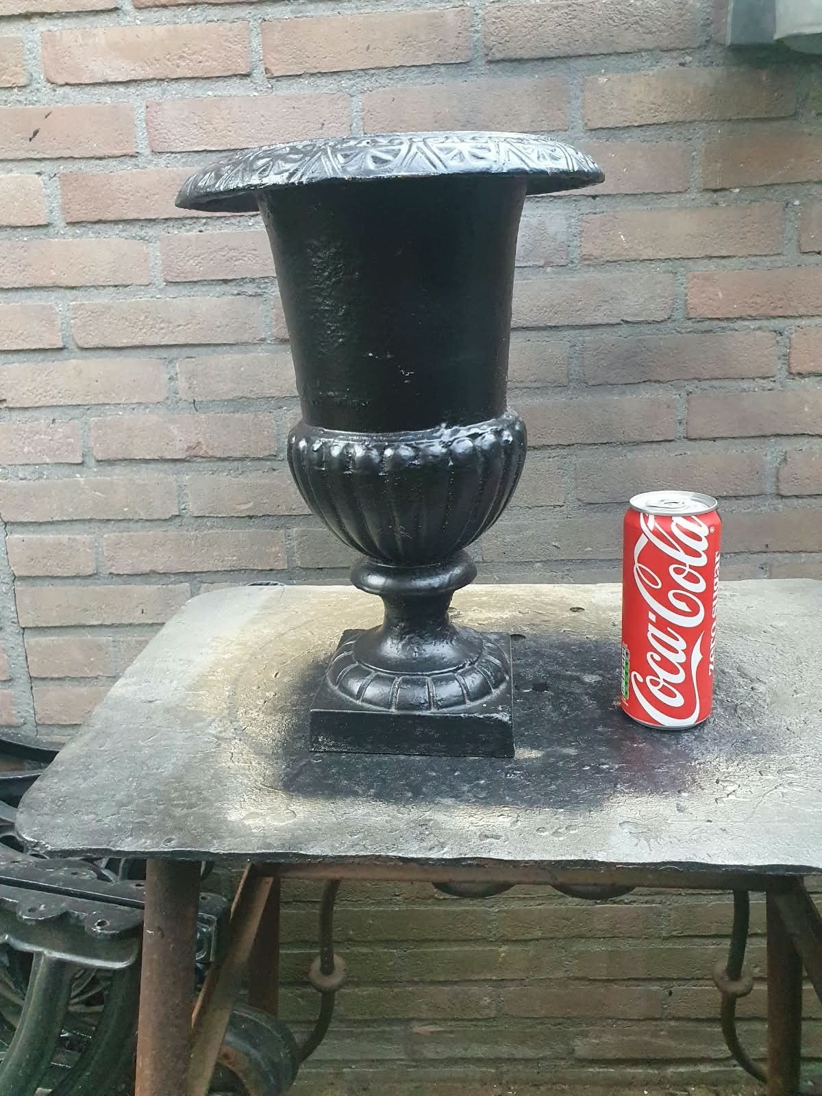 Decoratieve gietijzeren tuinvaas- 35 cm hoog, Ophalen of Verzenden