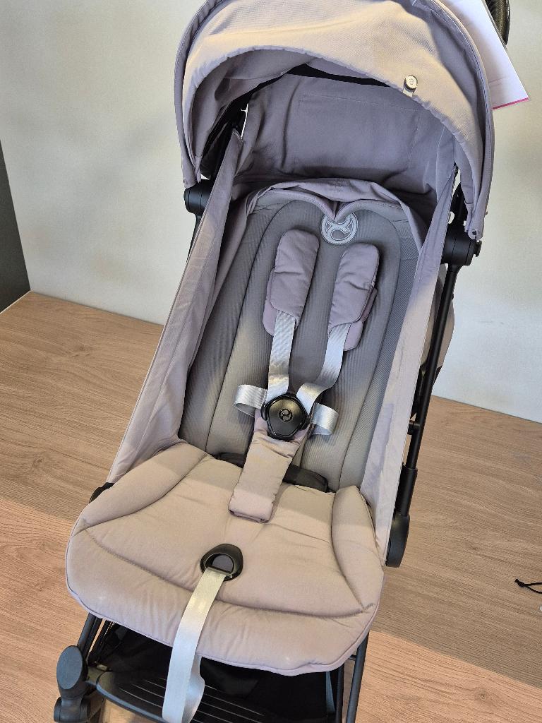 Cybex Coya Buggy - Matt Black Frame - Mirage Grey, Ophalen of Verzenden, Zo goed als nieuw, Overige merken, Verstelbare rugleuning