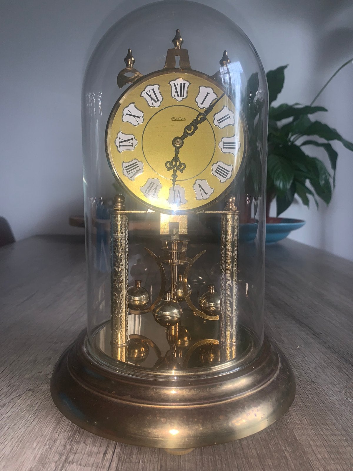 Vintage Haller klok met Glazen Stolp, Ophalen