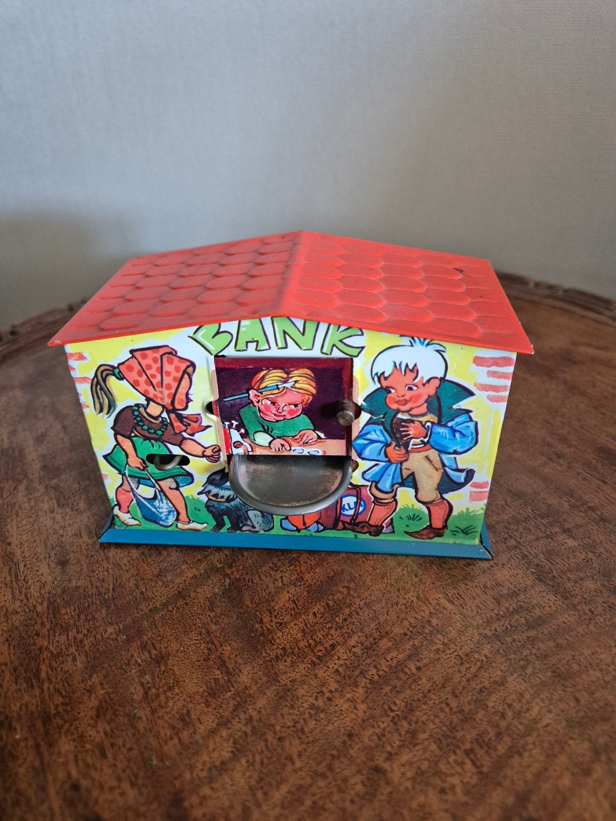 Vintage blikken spaarpot 'Bank' met kinderfiguren, Ophalen of Verzenden, Gebruikt, Metaal of Blik, Strip- of Tekenfilmfiguur