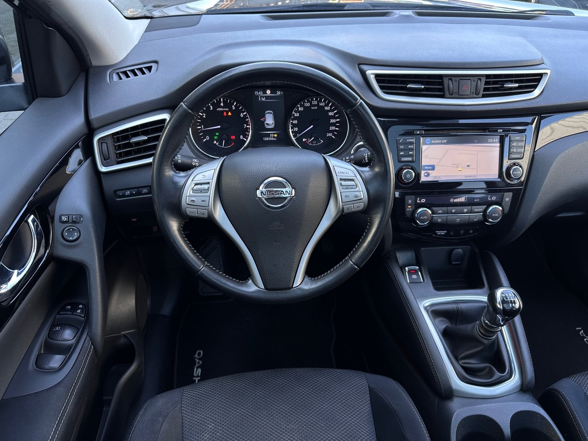 Nissan Qashqai 1.2 N-Connecta|Trekhaak|360 Camera|Panodak|Cl, Auto's, Voorwielaandrijving, Stof, Gebruikt, 4 cilinders