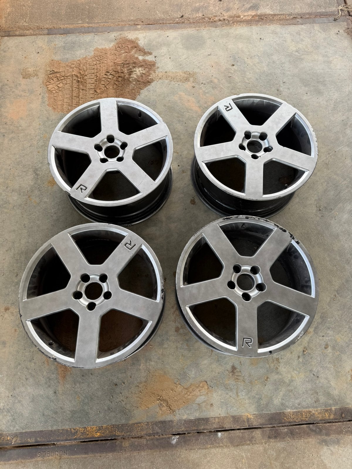 Volvo r velgen 18inch 8j 5x108, Ophalen, Gebruikt