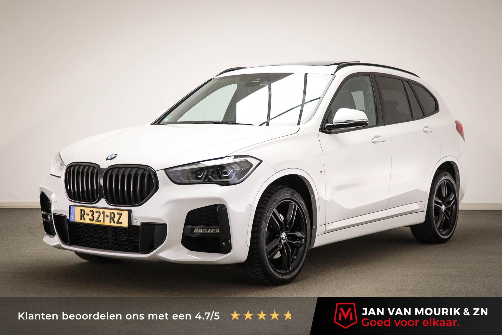 BMW X1 sDrive18i High Executive | M-SPORT | PANORAMADAK | ST, Gebruikt, Wit, 19 km/l, 3 cilinders