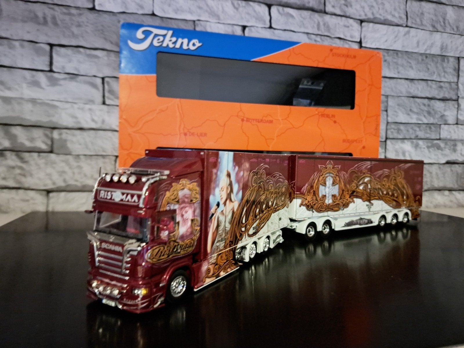 Tekno Scania Ristimaa "Madonna", Hobby en Vrije tijd, Ophalen of Verzenden, Zo goed als nieuw, Bus of Vrachtwagen, Tekno