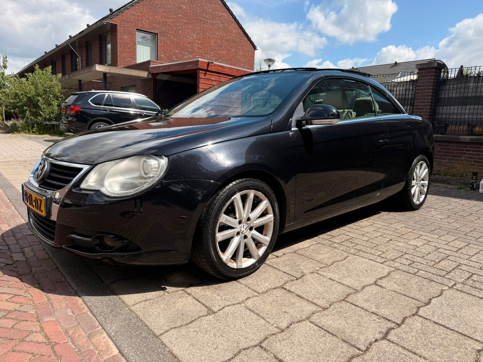 Volkswagen Eos 2.0 16V  dak werkt niet 100%  2006 Zwart, Auto's, Volkswagen, Voorwielaandrijving, Beige, 4 cilinders, 4 stoelen