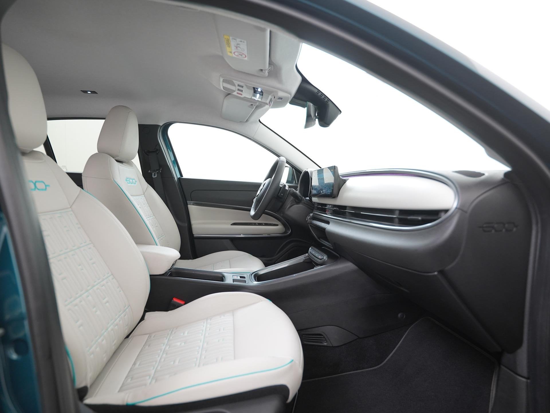 Fiat 600 1.2 Hybrid La Prima | Leder | Camera | Adaptive cru, Auto's, 12 maanden, 101 pk, Gebruikt, Euro 6