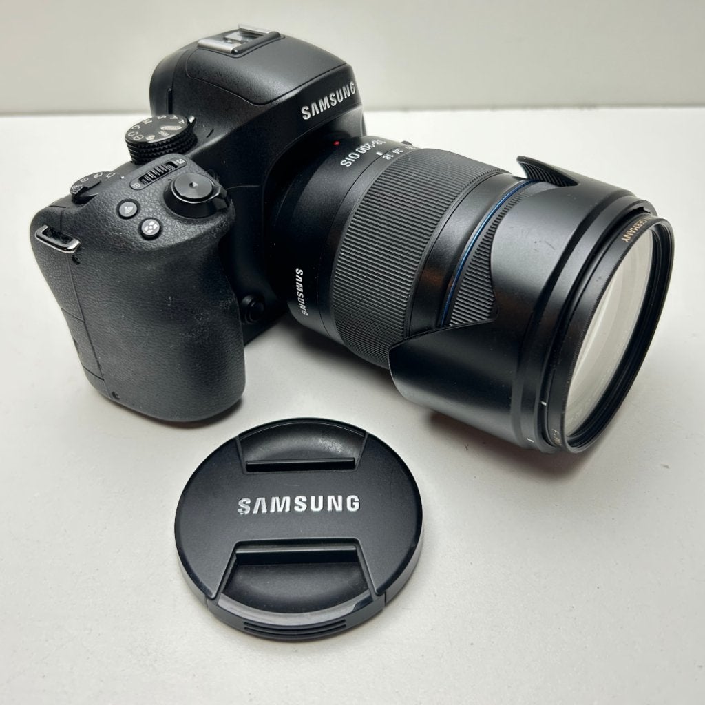 Samsung NX30 + 18-200mm ED OIS 1:3.5-6.3 Samsung lens, Samsung, Zo goed als nieuw, Support@Samsung.com, 129, Samsung-ro, Yeongtong-gu
Suwon-si, Gyeonggi-do 16677
South Korea