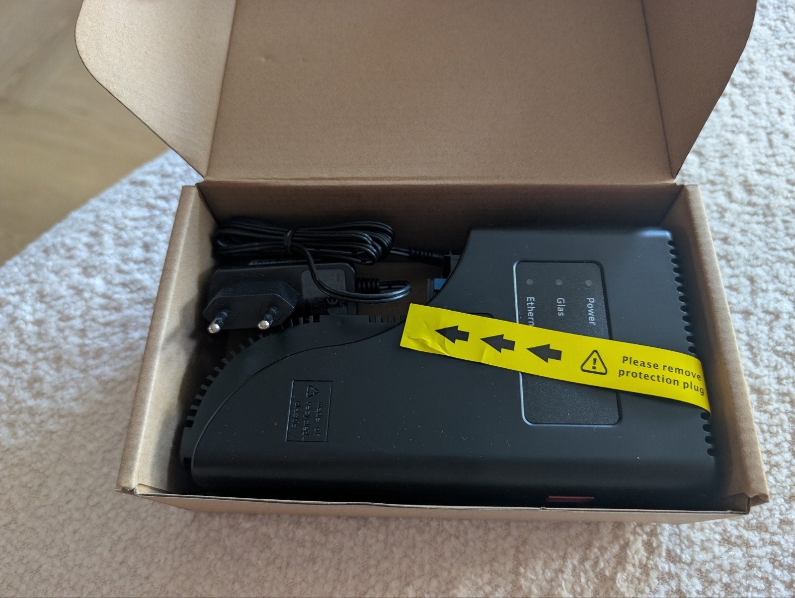 Genexis Fiber Optic Modem (DGDG-P2110) met adapter, Ophalen of Verzenden, Nieuw