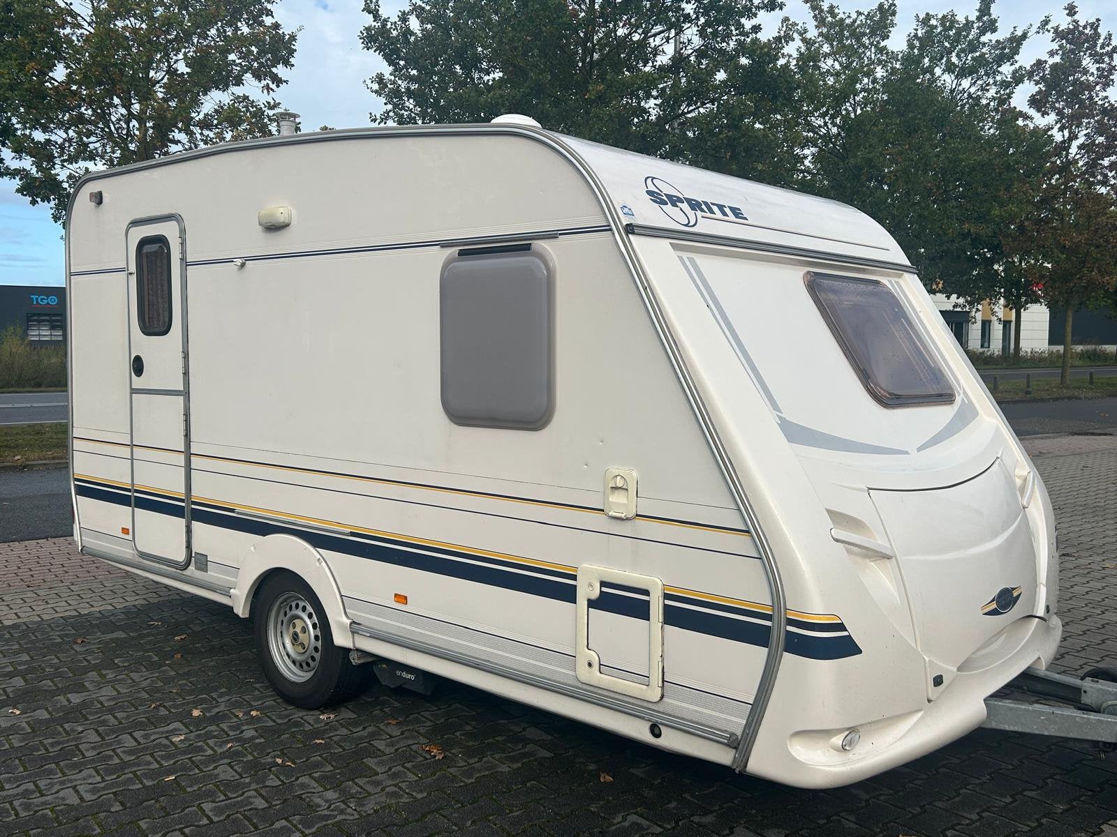 Mooi sprite 410 caravan, Frans bed, Fietsenrek, Treinzit, Particulier