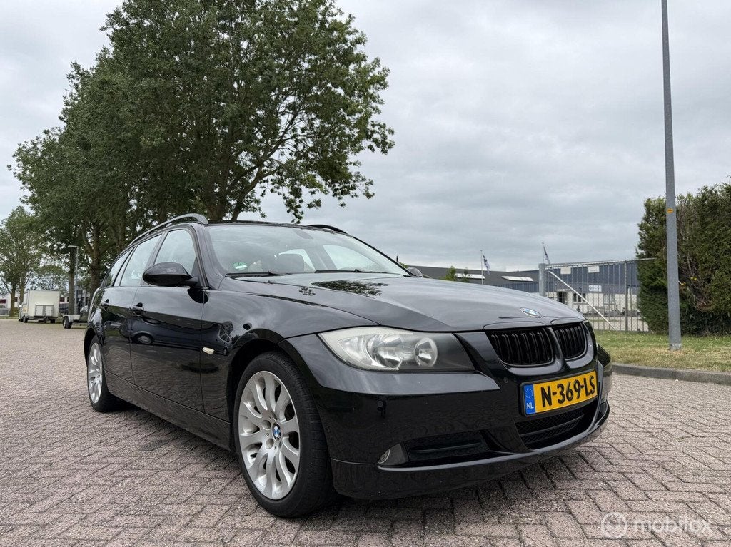 BMW 3-serie Touring 318i Business Line Panoramadak Stoel Ver, Auto's, Achterwielaandrijving, Automatische klimaatregeling, Zwart